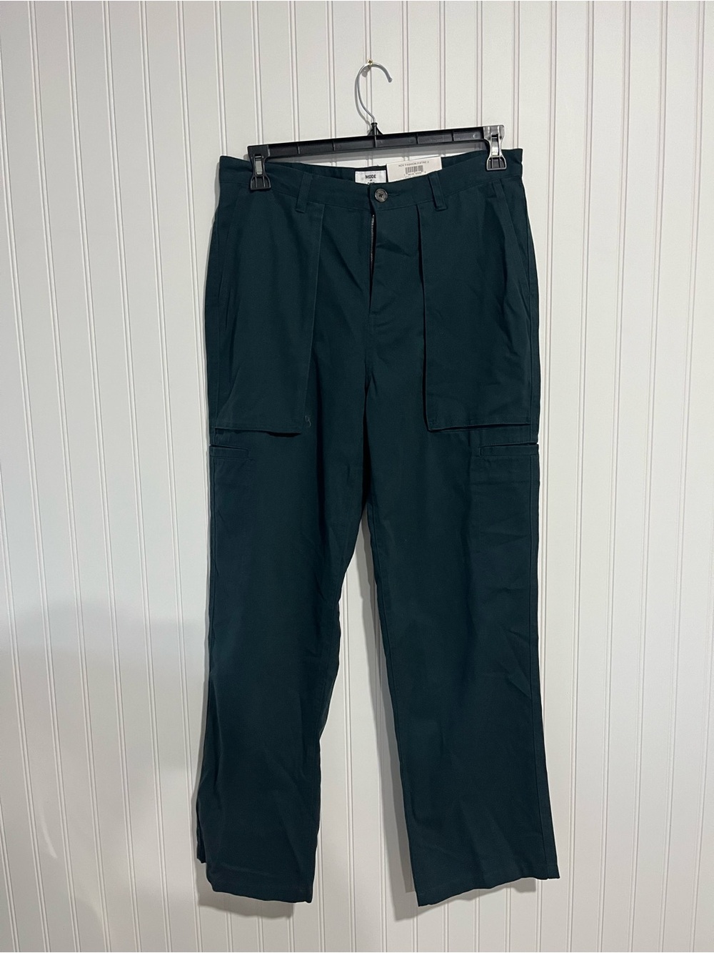 Men's Dark Green Cargo Pants with Utility Pockets
